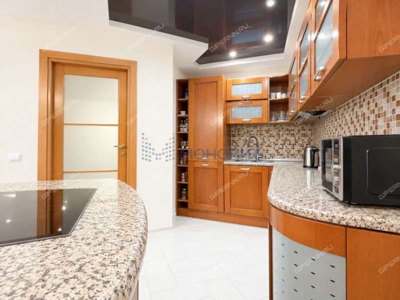 трёхкомнатная квартира на Ошарской улице дом 80