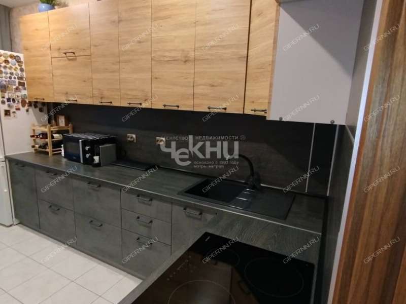 однокомнатная квартира на улице Июльских Дней дом 1  к2