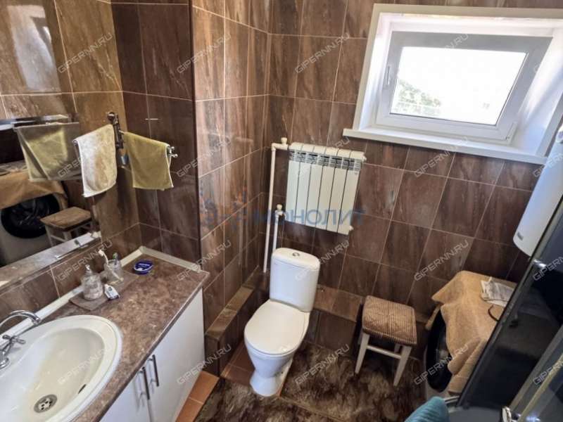 дом на Озёрной улице деревня Крутая