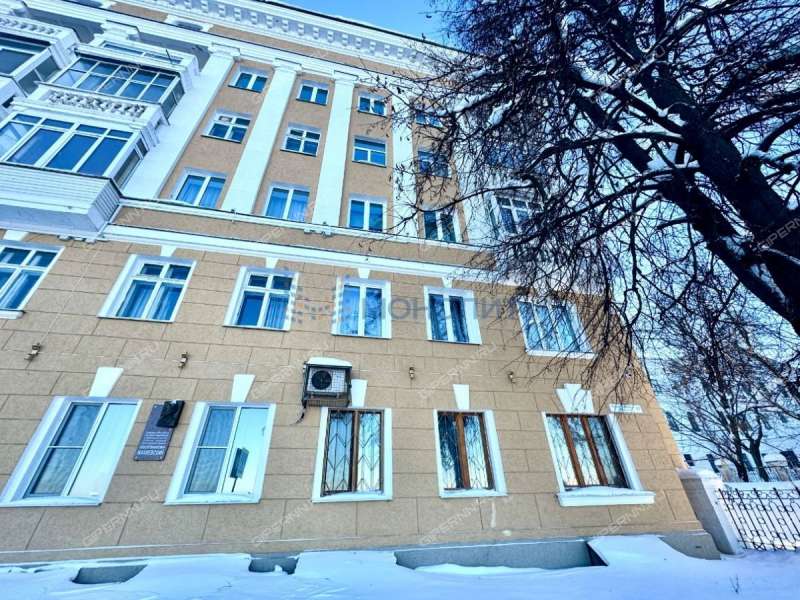 трёхкомнатная квартира на Верхне-Волжской набережной дом 17