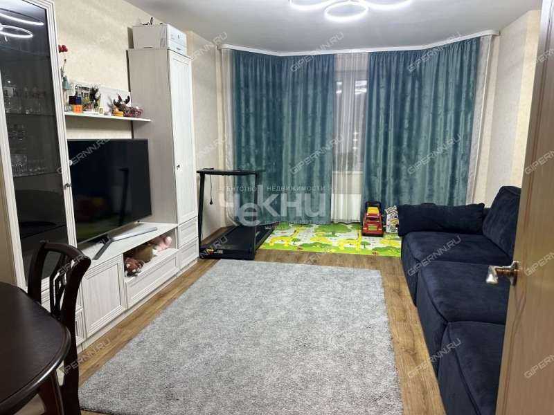 трёхкомнатная квартира на Первоцветной улице дом 6