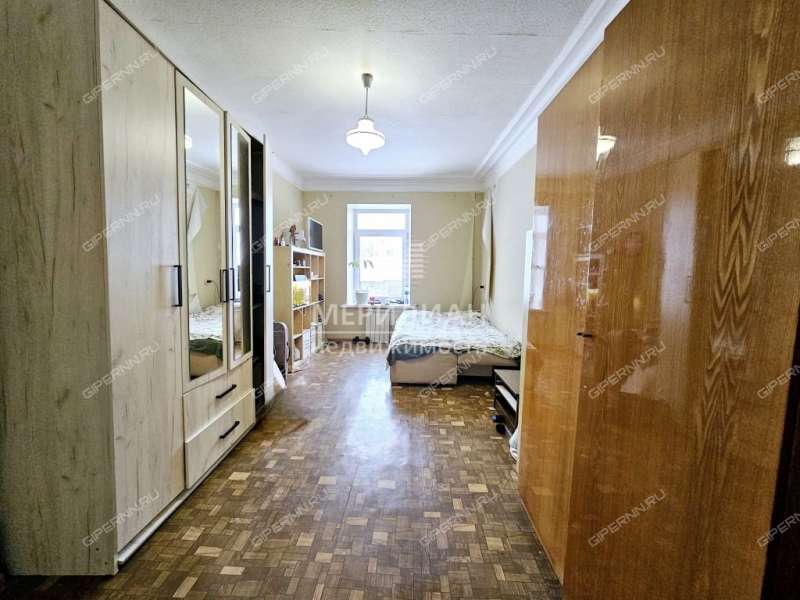 четырёхкомнатная квартира на улице Литвинова дом 40