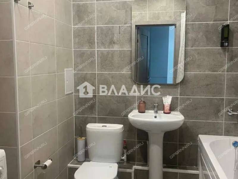 однокомнатная квартира на улице Александра Хохлова дом 3