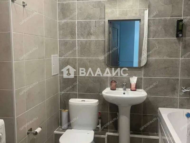 однокомнатная квартира на улице Александра Хохлова дом 3