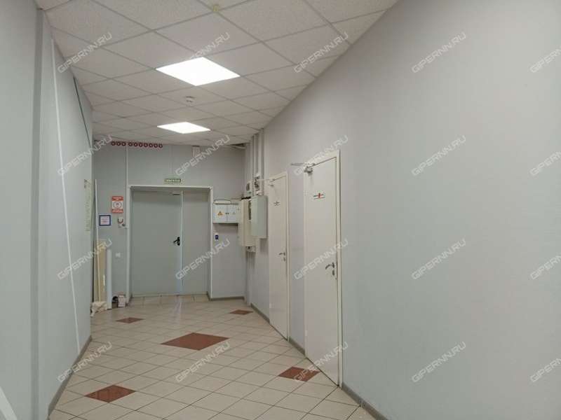 помещение под торговую площадь на Полтавская ул., д.32