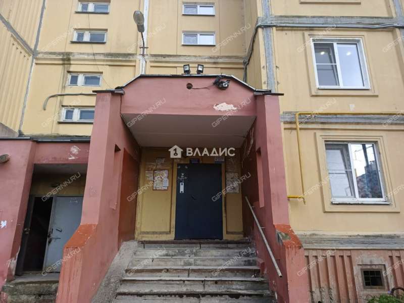 трёхкомнатная квартира на Подворной улице дом 6