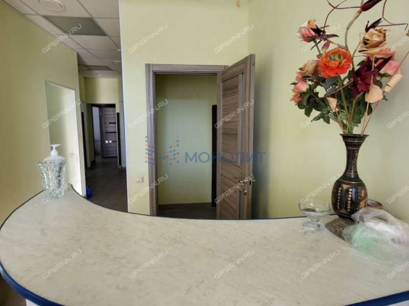 помещение под офис, торговую площадь на Южном шоссе