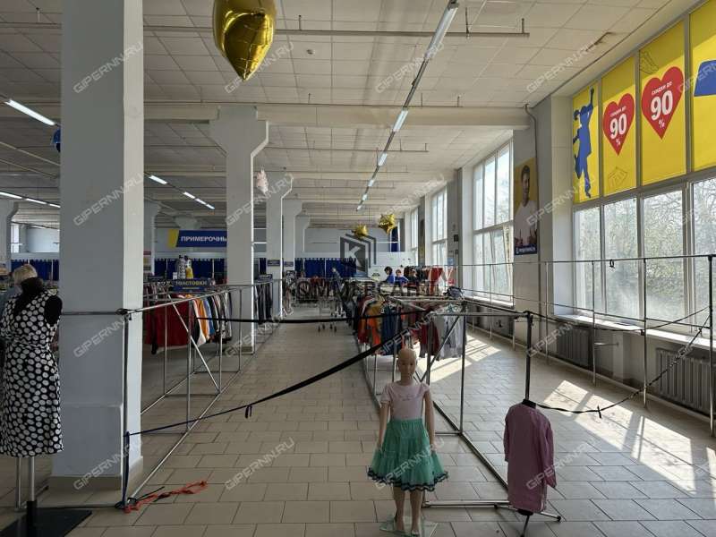 здание под офис, торговую площадь на улице Нартова