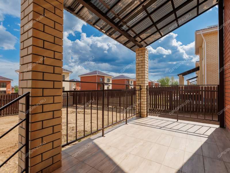 дом на 3-й Цветочной улице деревня Крутая