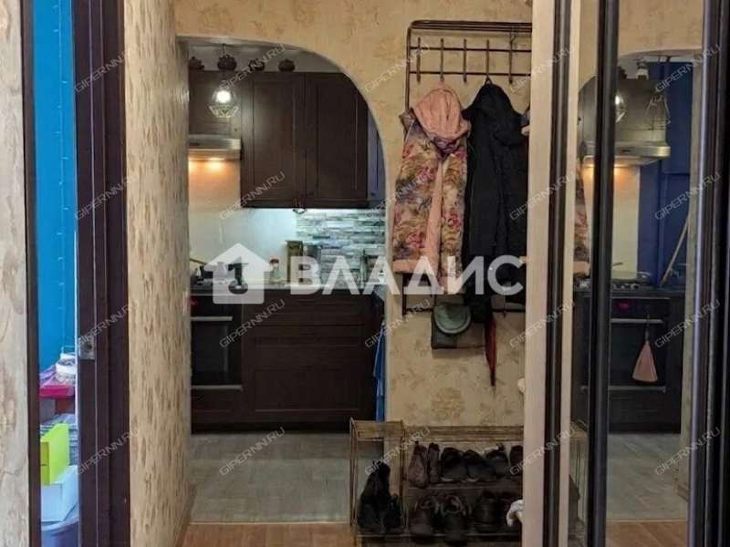 двухкомнатная квартира на проспекте Бусыгина дом 60