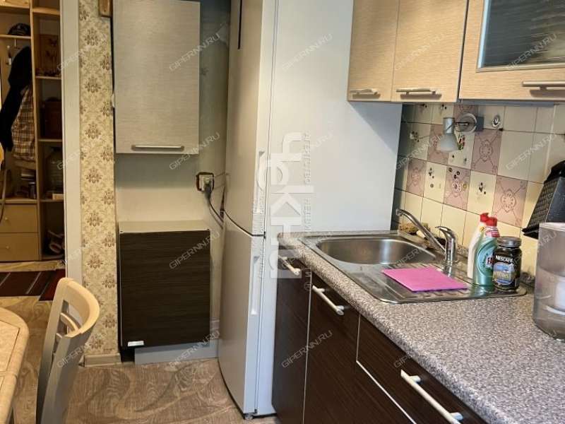 трёхкомнатная квартира на улице Звездинка дом 9  к1