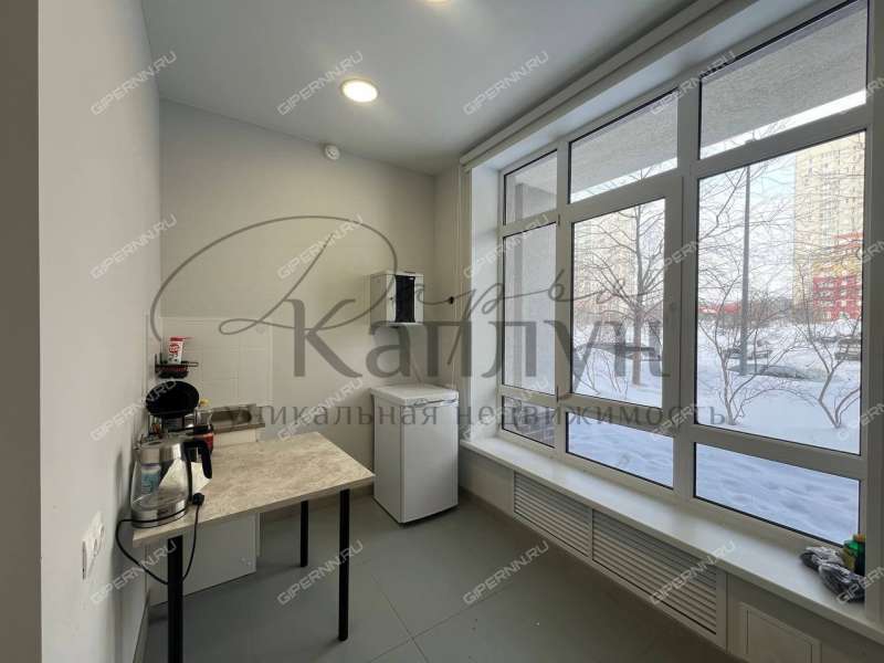 помещение под торговую площадь на улице Академика Сахарова