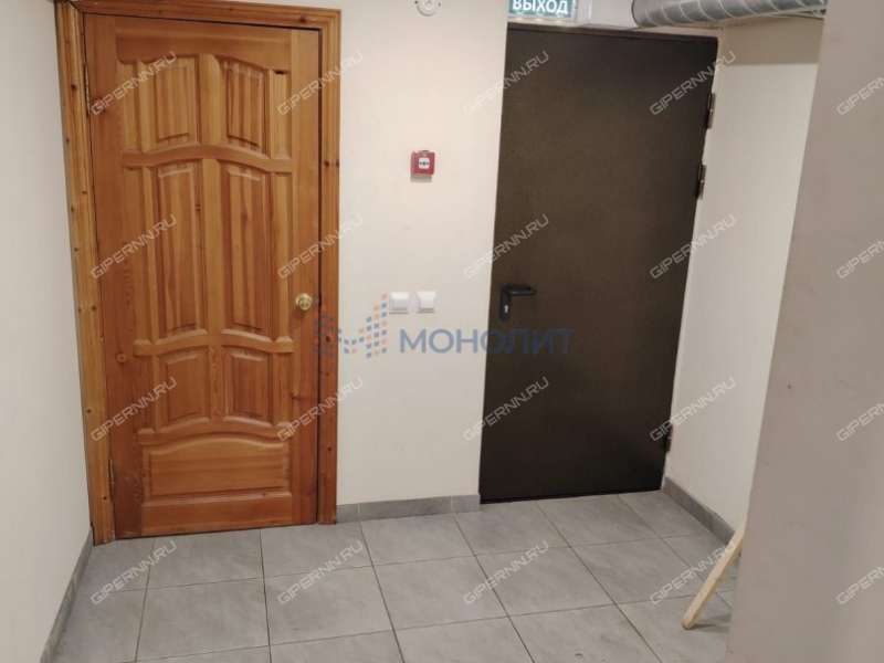 помещение под офис, торговую площадь на улице Гвардейцев