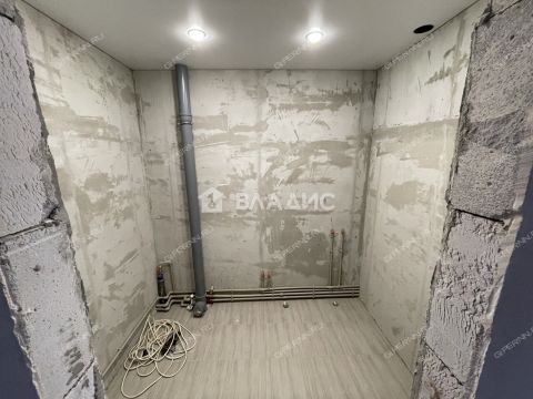 dom-poselok-pamyat-parizhskoy-kommuny-gorodskoy-okrug-bor фото