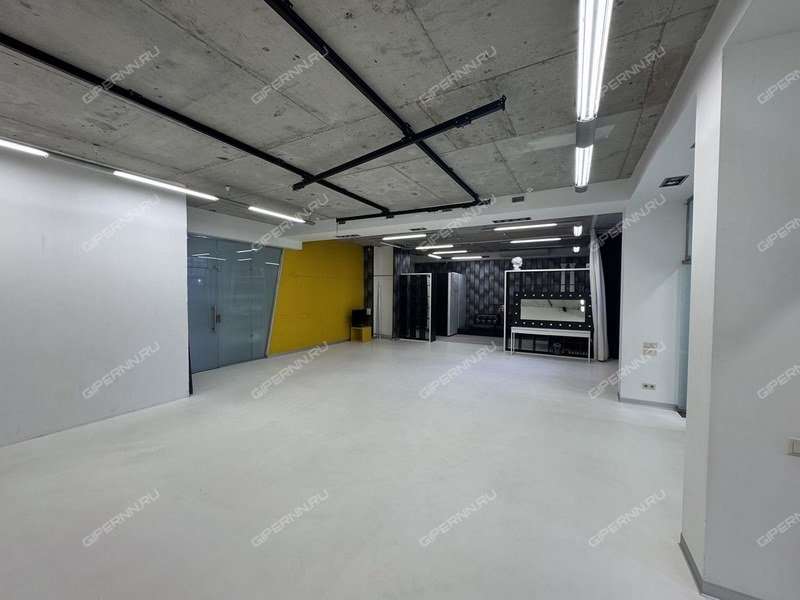 помещение под торговую площадь на Студеная ул., д.68а