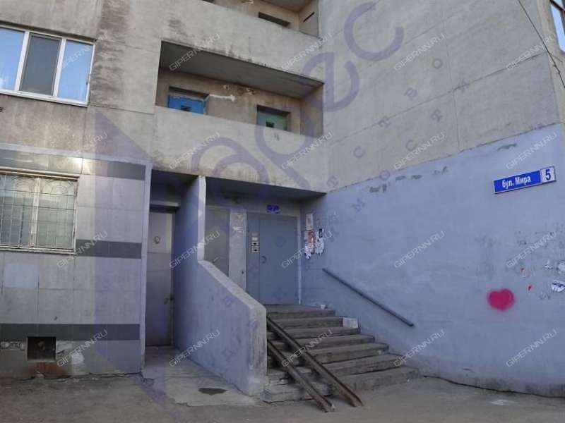 трёхкомнатная квартира на бульваре Мира дом 5