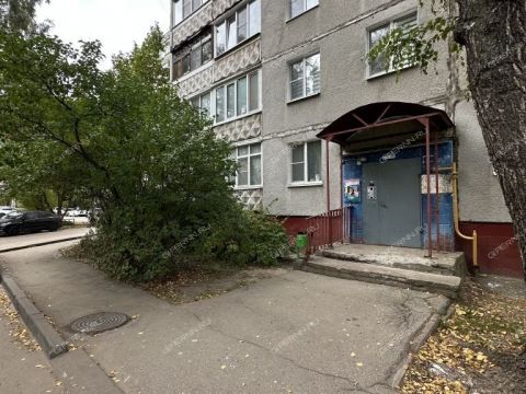 3-komnatnaya-ul-strokina-d-11 фото