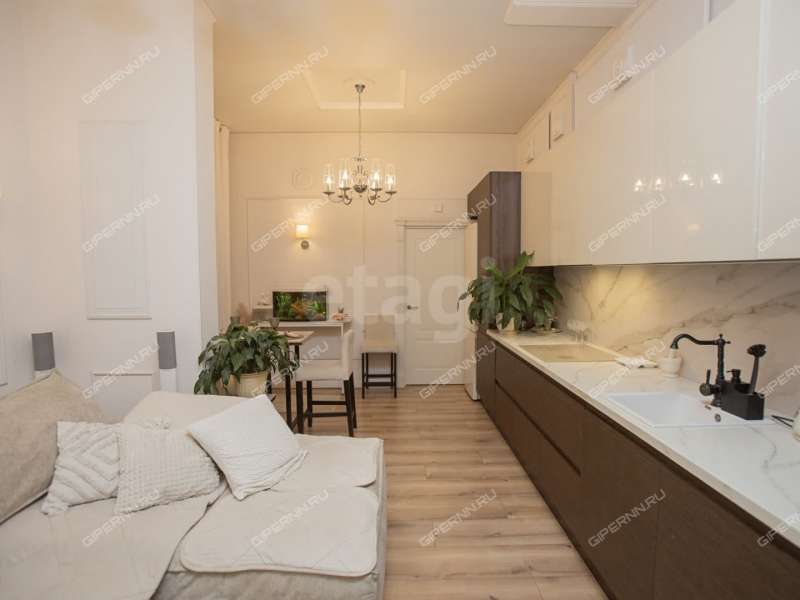 трёхкомнатная квартира на улице Июльских Дней дом 1 к2