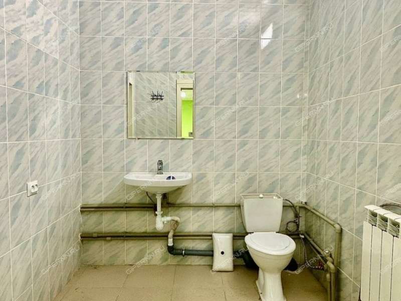 здание под офис, торговую площадь на улице Коминтерна