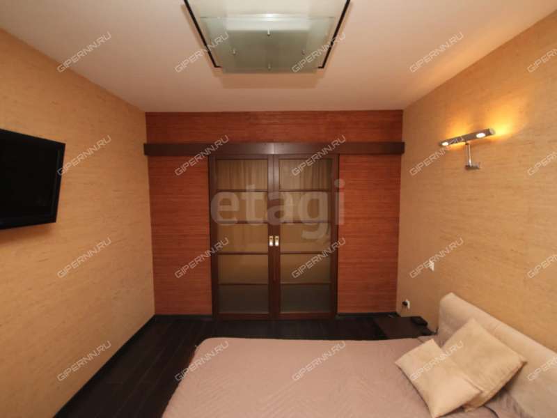 трёхкомнатная квартира на улице Верхнепечёрская дом 7 к2