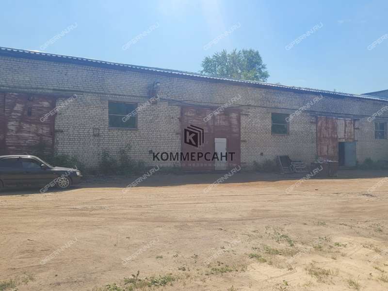 здание под офис, торговую площадь на улице Юлиуса Фучика