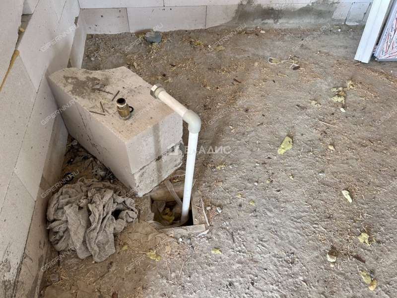 дом на улице Защитников Отечества деревня Каликино