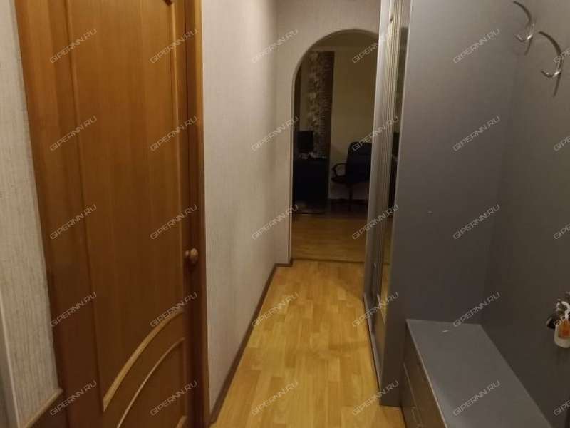 трёхкомнатная квартира на улице Политбойцов дом 10