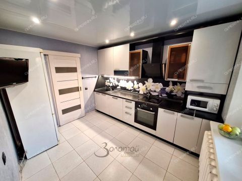 3-komnatnaya-ul-arkadiya-gaydara-d-26 фото