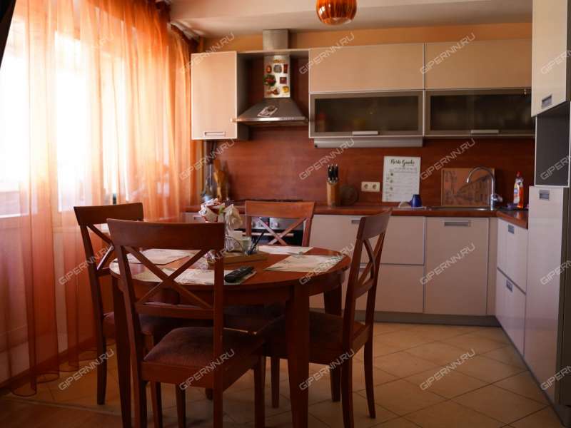 трёхкомнатная квартира на Берёзовской улице дом 103