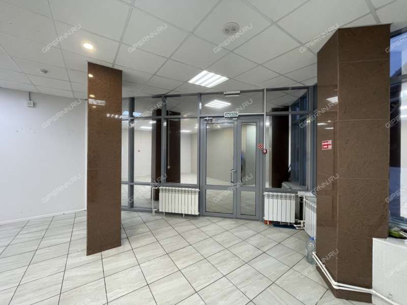 помещение под офис, торговую площадь на улице Ульянова