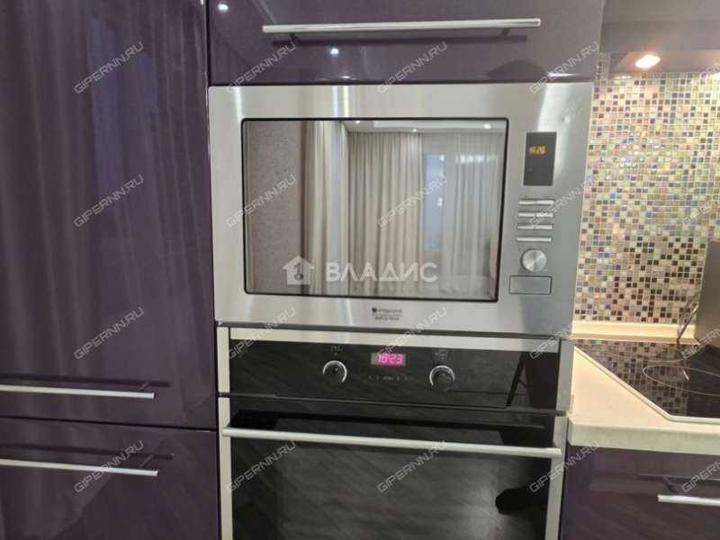 трёхкомнатная квартира на Белозерской улице дом 4