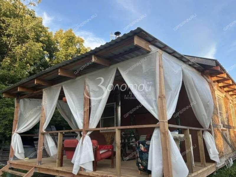 дом на улице Приволжская село Михайловское