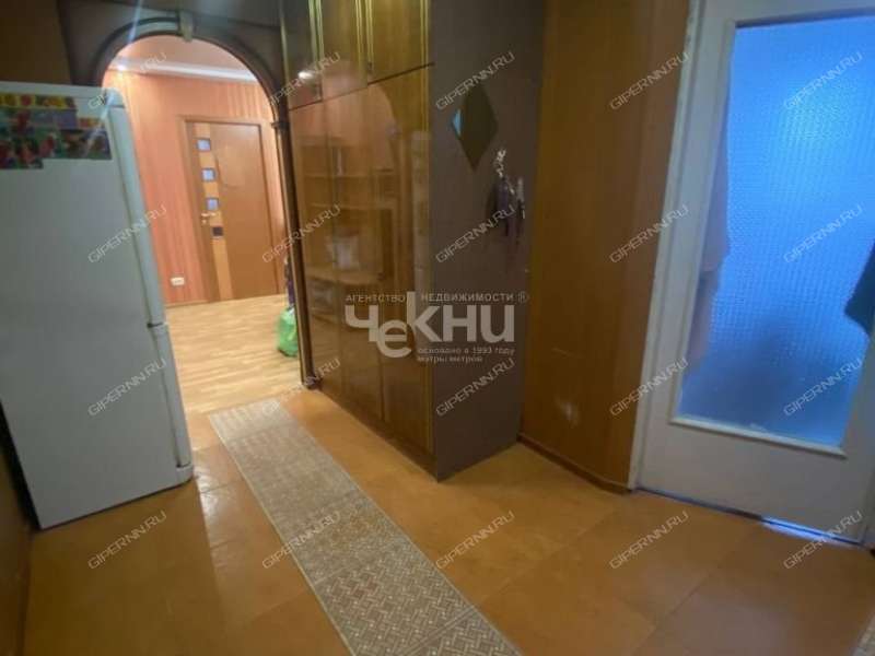 четырёхкомнатная квартира на Львовской улице дом 3