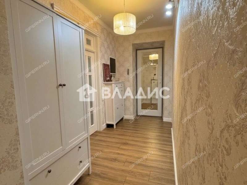 трёхкомнатная квартира на улице Ватутина дом 10