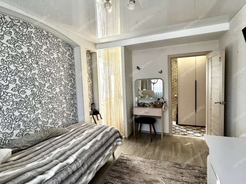 трёхкомнатная квартира на улице Буревестника дом 16