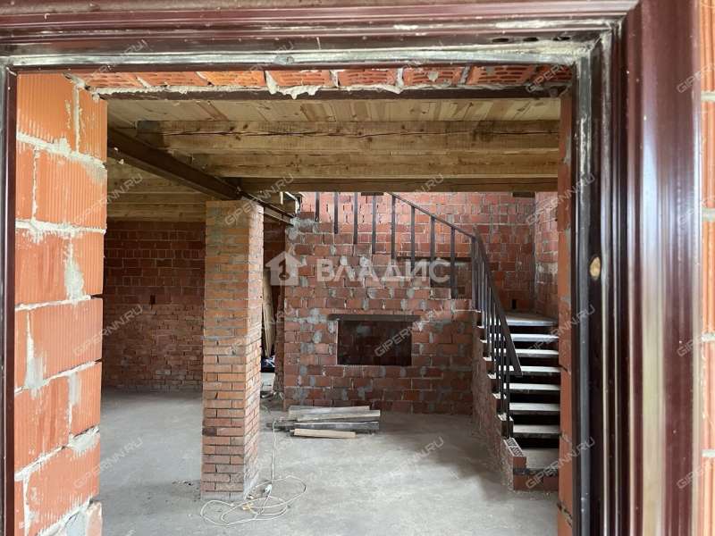 дом на  село Выездное