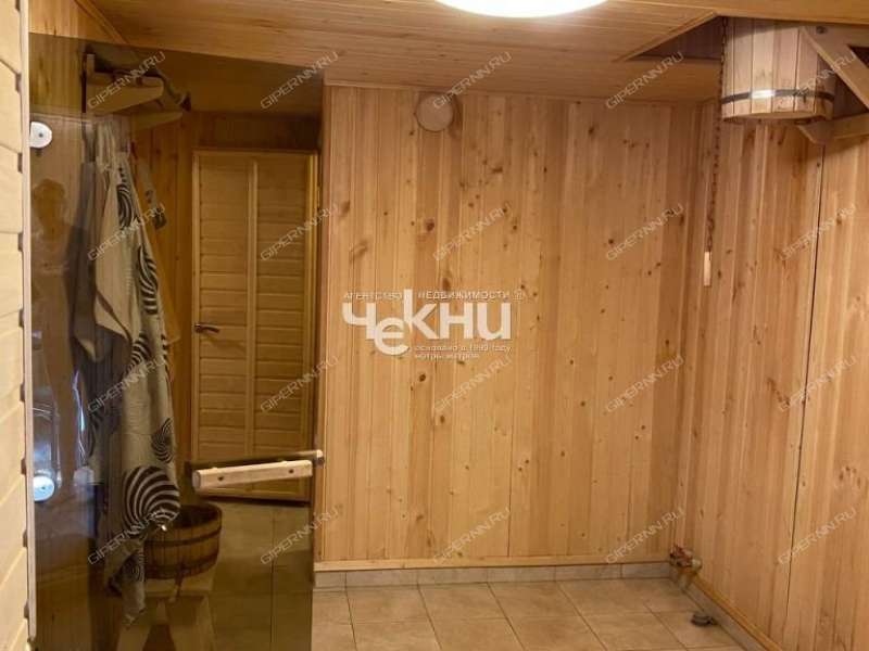 дом на Калухина село Великий Враг