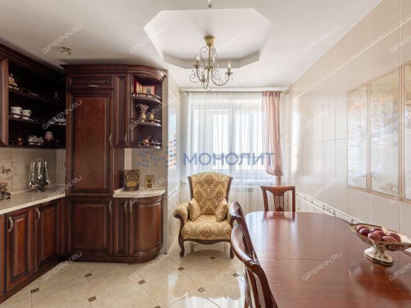 трёхкомнатная квартира на Мещерском бульваре дом 9