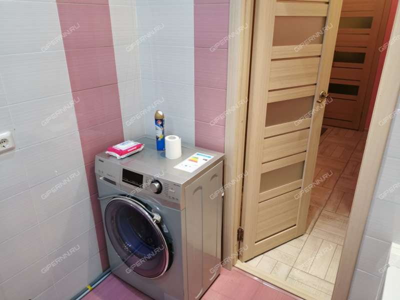 однокомнатная квартира на бульваре 60-летия Октября дом 21 к1