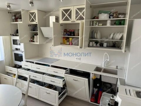 4-komnatnaya-ul-romantikov-d-15 фото