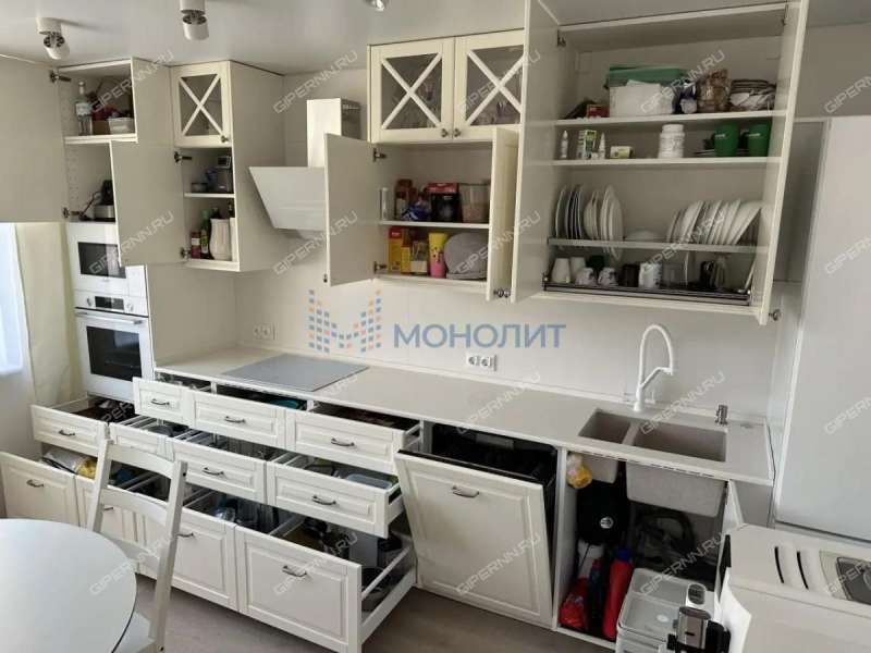 четырёхкомнатная квартира на улице Романтиков дом 15