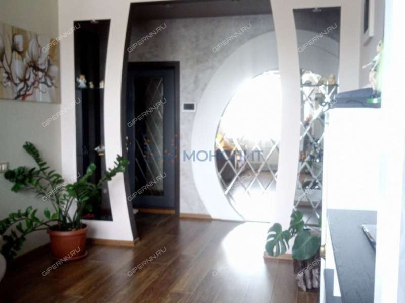 трёхкомнатная квартира на улице Июльских Дней дом 1 к1