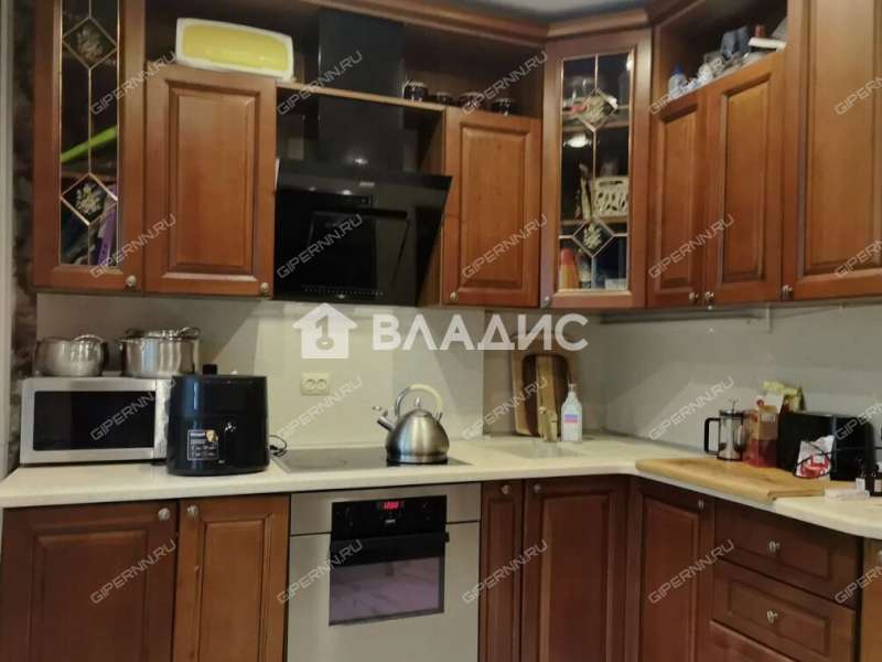 трёхкомнатная квартира на Молодёжном проспекте дом 38 к1