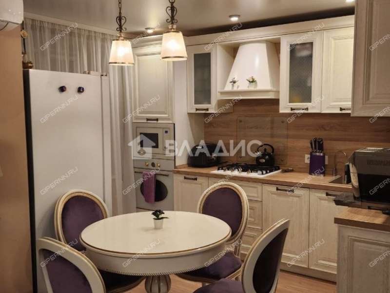 трёхкомнатная квартира на проспекте Ленина дом 8 город Дзержинск