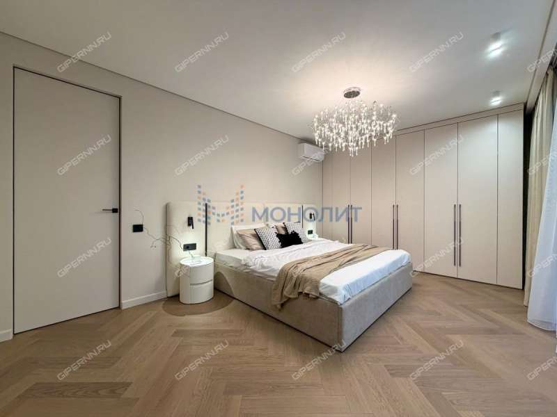 четырёхкомнатная квартира на Сенной площади дом 1