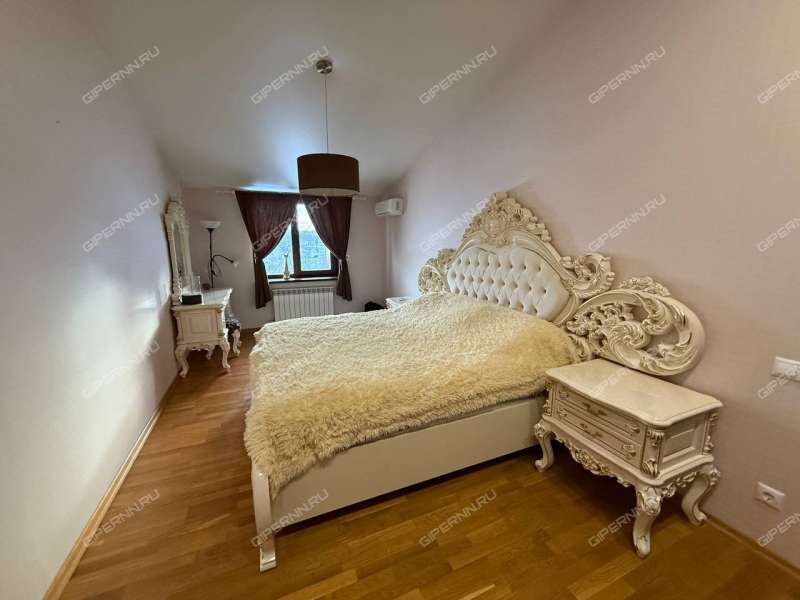 четырёхкомнатная квартира на Артельной улице дом 13 к1