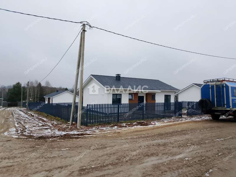 дом на Клубной улице деревня Кожевенное