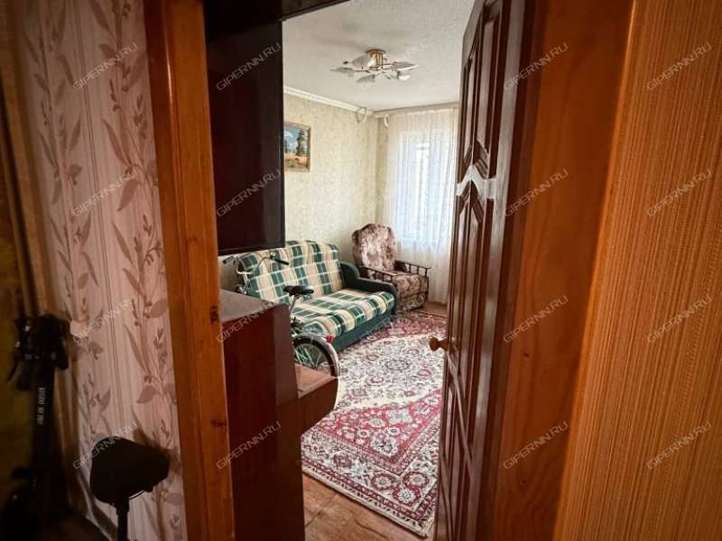 трёхкомнатная квартира на улице Политбойцов дом 8