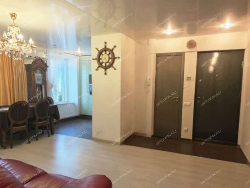 трёхкомнатная квартира на Большой Покровской улице дом 32