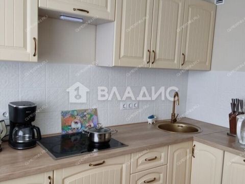 4-komnatnaya-ul-romantikov-d-1 фото